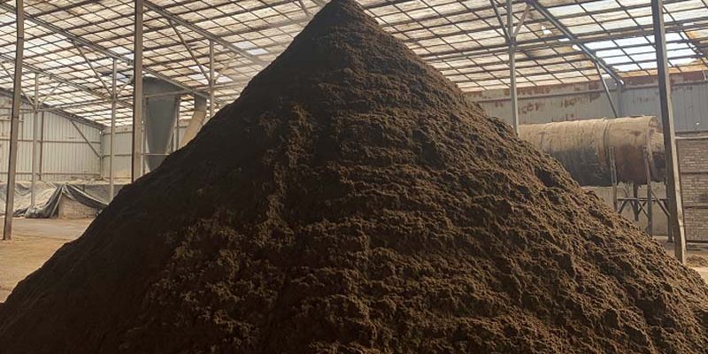 R (2) What is powdered organic fertiliser?
